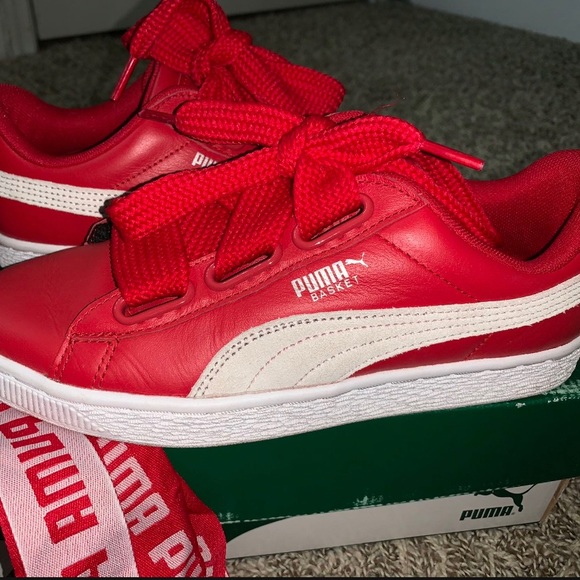 Puma shoes - Picture 2 of 3